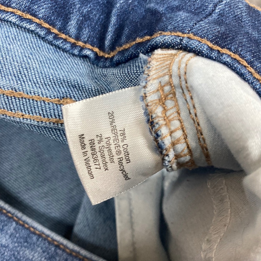 St Johns Bay Straight Leg Jeans Womens 10 Medium Wash Blue Denim Stretch - Picture 4 of 8